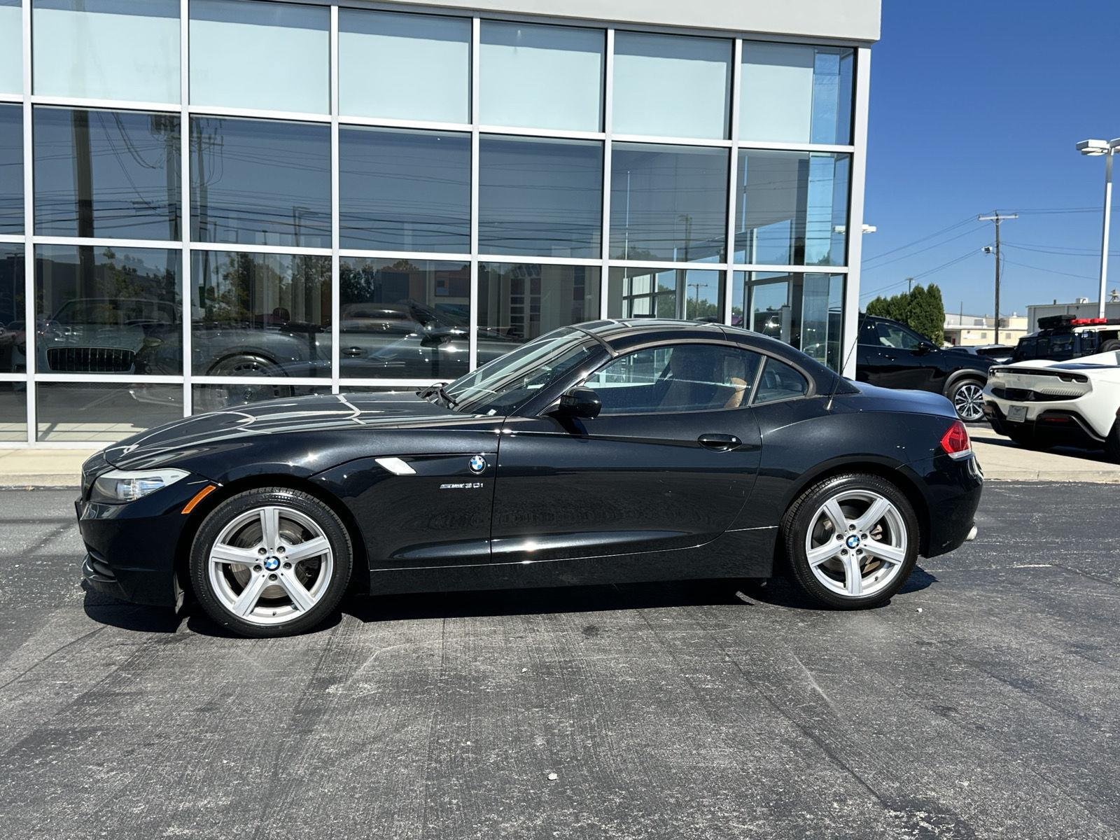 Used 2011 BMW Z4 sDrive30i RWD image 2