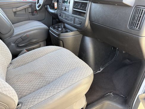 Certified 2025 Chevrolet Express 3500 LT w/ LT Preferred Equipment Group RWD image 13