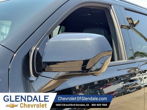 Certified 2025 Chevrolet Suburban Z71 AWD/4WD image 19