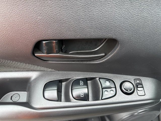 Used 2019 Nissan Kicks S FWD image 20