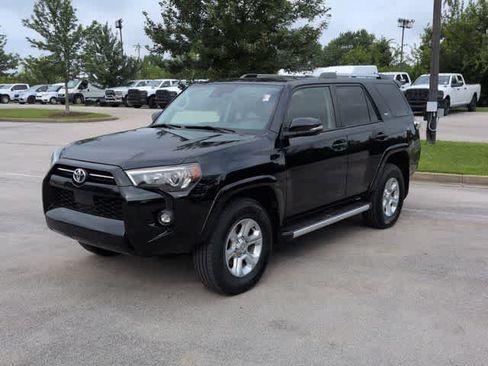 Used 2023 Toyota 4Runner SR5 Premium w/ Moonroof Package AWD/4WD image 4