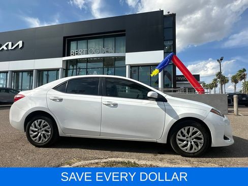Used 2017 Toyota Corolla LE FWD image 4