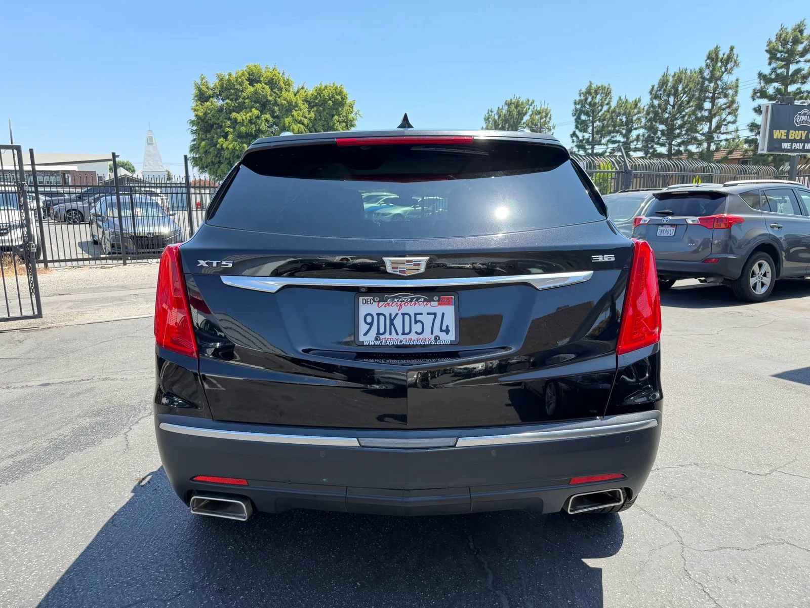 Used 2017 Cadillac XT5 Premium Luxury w/ Driver Assist Package FWD image 16