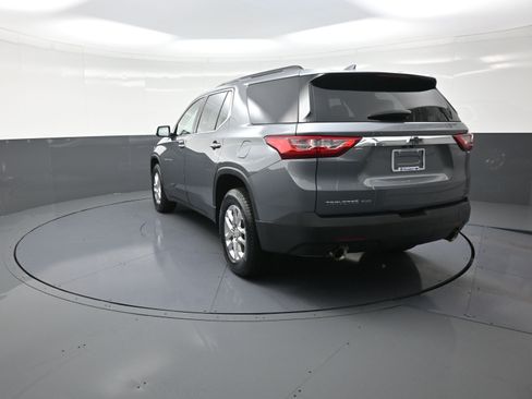 Used 2020 Chevrolet Traverse LT w/ LPO, Black Accent Package image 5