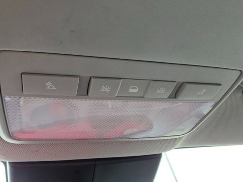 Used 2021 Chevrolet Trax LT w/ Premium Seat Package image 42