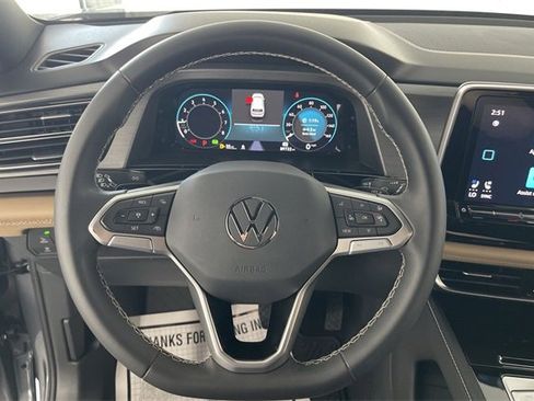 Used 2024 Volkswagen Atlas Cross Sport SE image 37