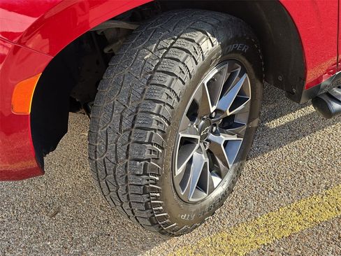 Used 2021 Chevrolet Tahoe Z71 w/ Rear Media and Nav Package image 33