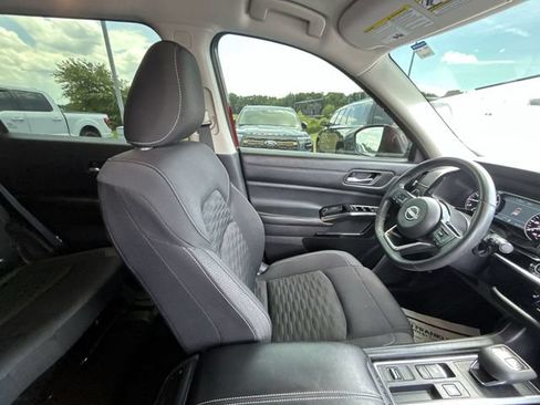 Certified 2022 Nissan Pathfinder SV FWD image 10