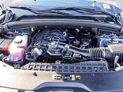 New 2025 Jeep Grand Cherokee L Laredo image 28