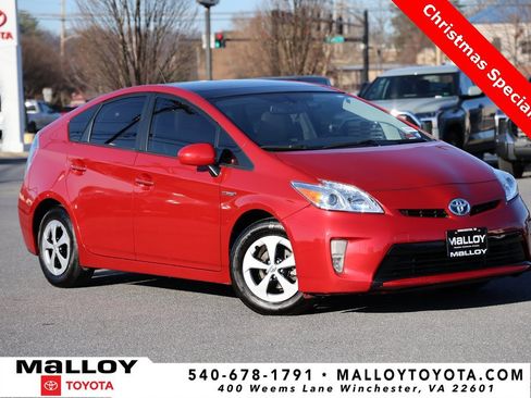 Used 2015 Toyota Prius Four image 1