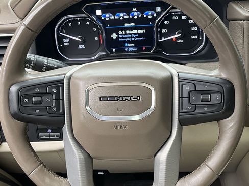 Used 2021 GMC Yukon XL Denali w/ Denali Premium Package image 17