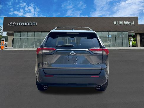 Used 2022 Toyota RAV4 XLE Premium FWD image 6