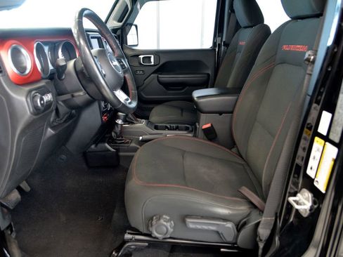 Used 2018 Jeep Wrangler Unlimited Rubicon w/ Cold Weather Group AWD/4WD image 16