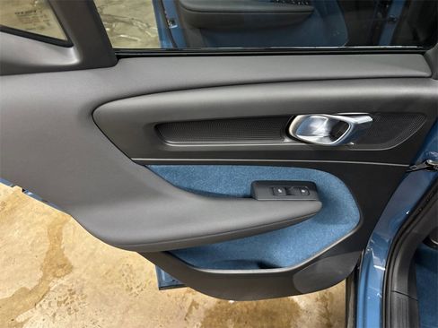 Certified 2023 Volvo XC40 Recharge Ultimate w/ Protection Package Premier image 15