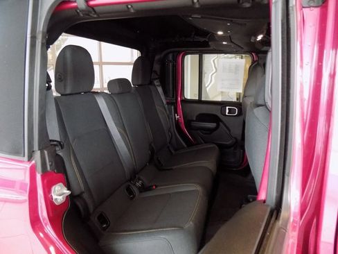 Certified 2024 Jeep Gladiator Sport image 26