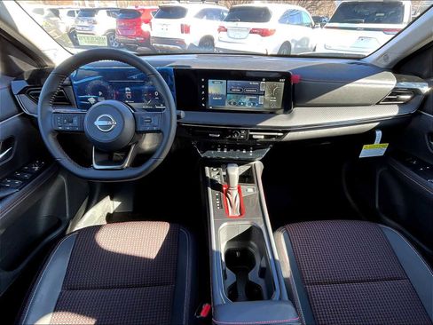 New 2025 Nissan Kicks SR w/ Illumination Package image 12