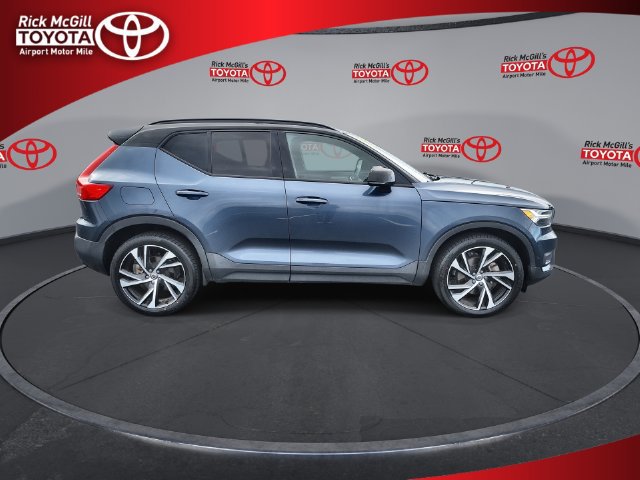 Used 2022 Volvo XC40 T5 R-Design w/ Advanced Package AWD/4WD image 9