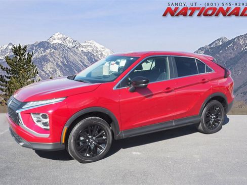 Used 2024 Mitsubishi Eclipse Cross LE image 1