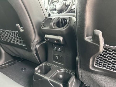 New 2026 Jeep Gladiator Rubicon AWD/4WD image 17