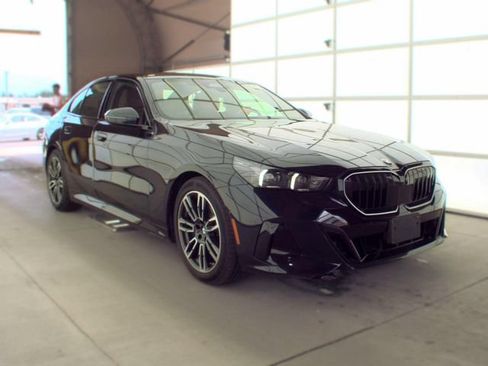 Used 2026 BMW 540i xDrive w/ M Sport Package AWD/4WD image 1