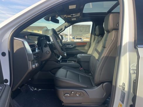 New 2026 GMC Yukon Denali w/ Sun & Power Step Package image 14