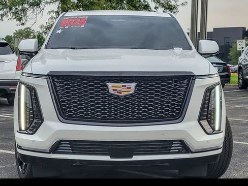 Certified 2025 Cadillac Escalade Sport Platinum w/ LPO, Floor Liner Package AWD/4WD image 5