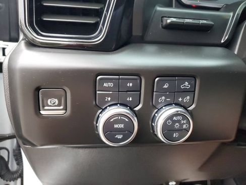 Used 2023 GMC Sierra 1500 AT4 w/ AT4 Premium Package image 30