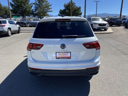 Used 2023 Volkswagen Tiguan SE w/ Panoramic Sunroof Package FWD image 43
