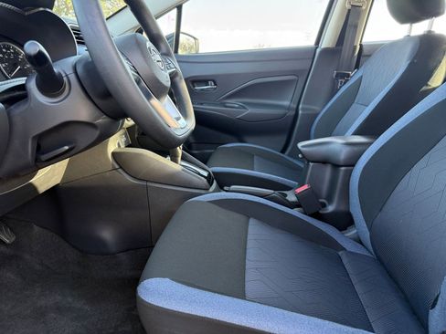 Used 2025 Nissan Versa SV image 27
