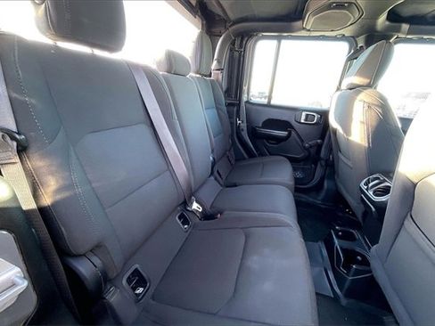 Used 2020 Jeep Gladiator Sport image 29