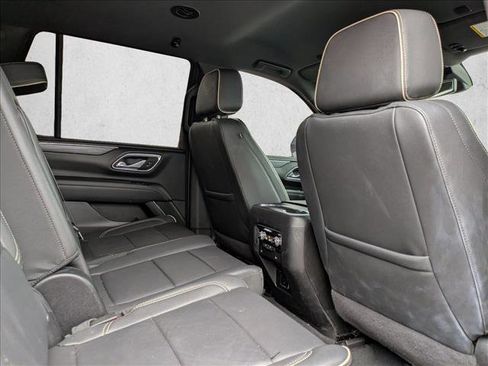 Used 2024 GMC Yukon SLT image 13