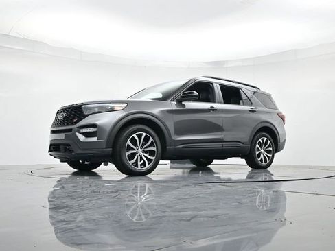 Used 2022 Ford Explorer ST image 34