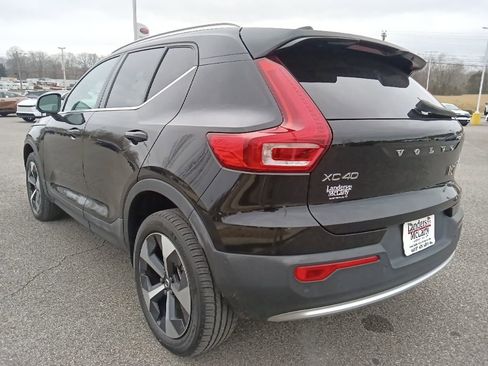 Used 2023 Volvo XC40 B5 Plus w/ Driver Assist Package image 5