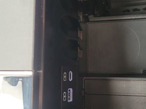 Used 2025 Toyota Tundra Limited image 25