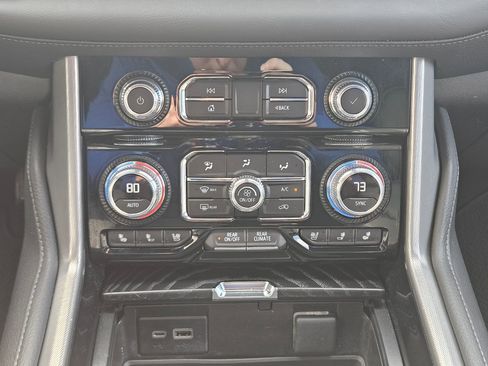 Used 2023 GMC Yukon Denali image 13