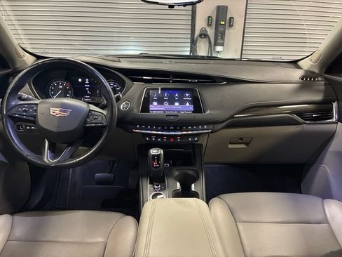 Used 2019 Cadillac XT4 Premium Luxury FWD image 12