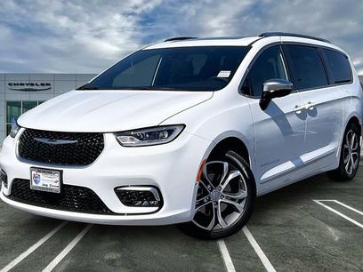 New 2026 Chrysler Pacifica Pinnacle