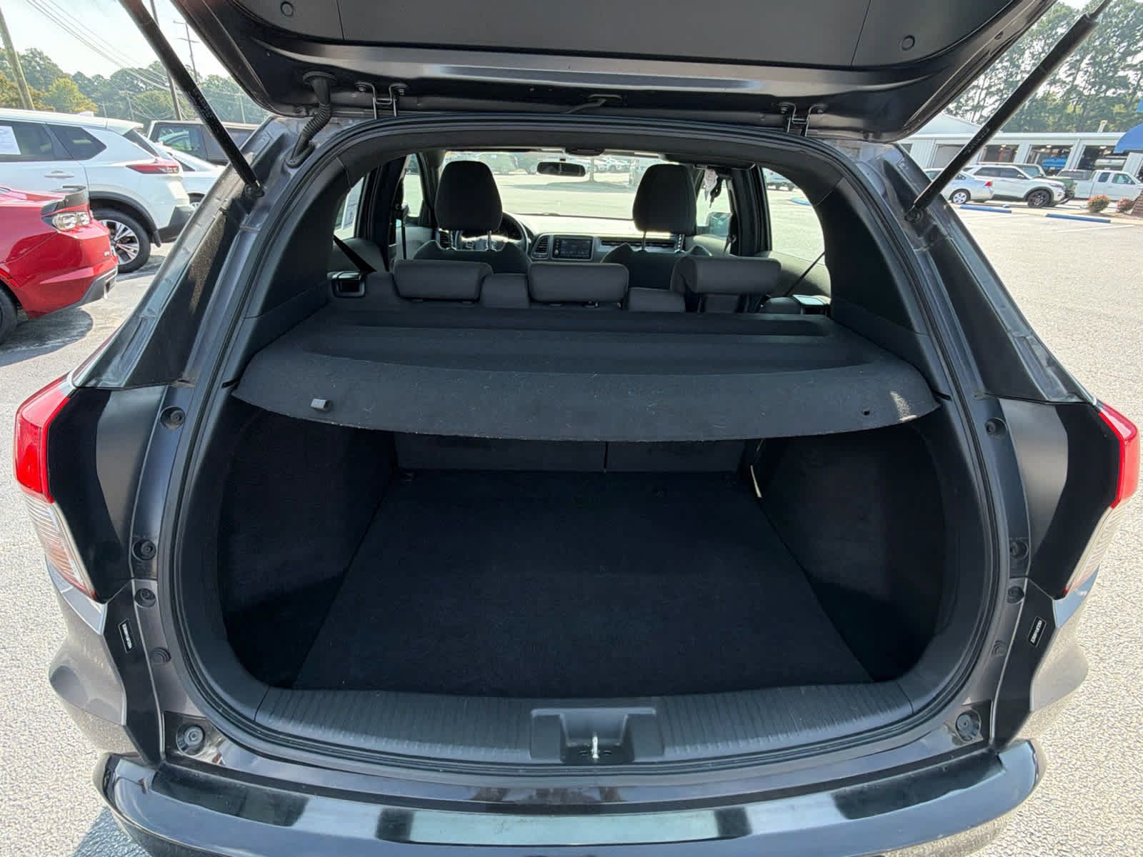 Used 2020 Honda HR-V Sport image 11