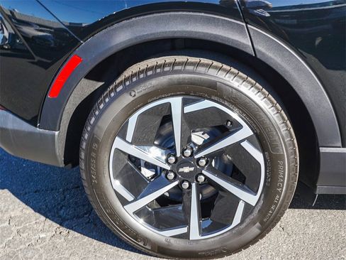 New 2026 Chevrolet Equinox EV LT image 8