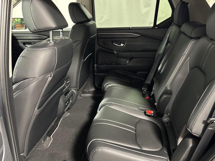 New 2026 Honda Pilot Touring image 5