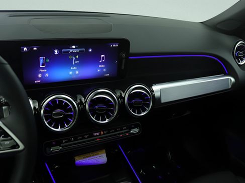 Certified 2026 Mercedes-Benz GLB 250 image 7