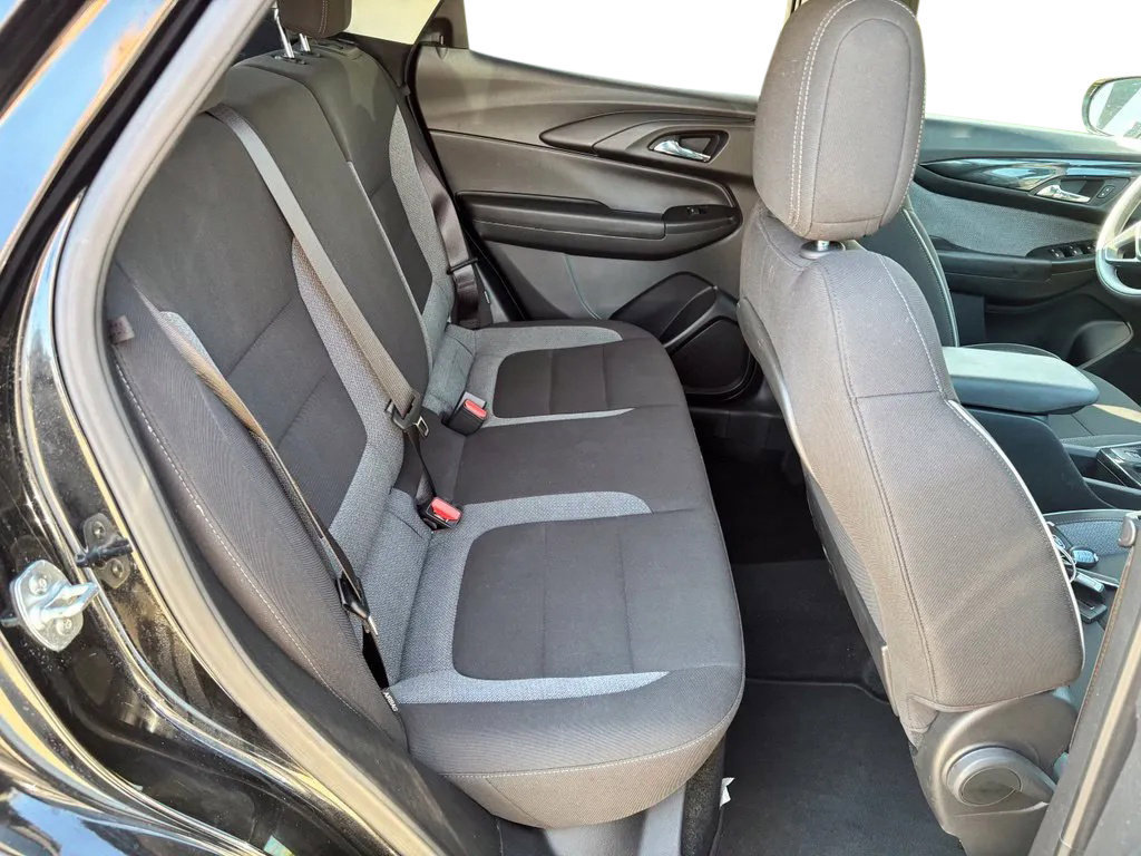 Used 2025 Chevrolet TrailBlazer LT AWD/4WD image 26