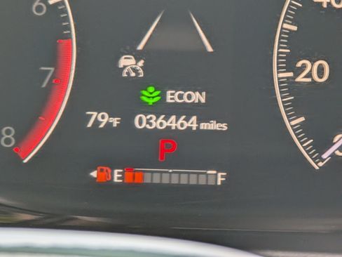 Used 2024 Honda Pilot Touring image 28