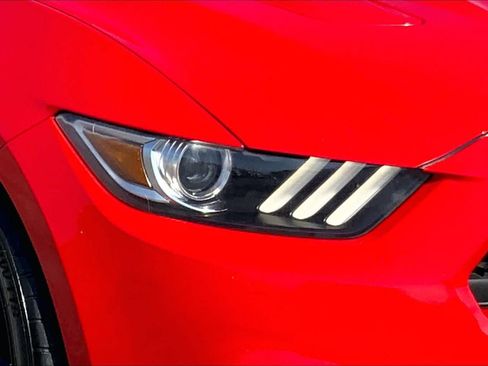 Used 2015 Ford Mustang GT RWD image 21
