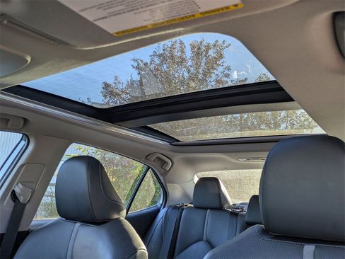 Used 2023 Toyota Camry XSE image 12