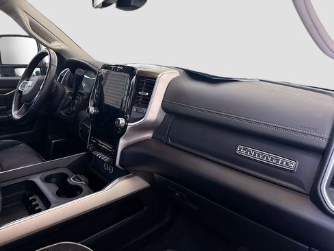 Used 2024 RAM 2500 Laramie AWD/4WD image 33