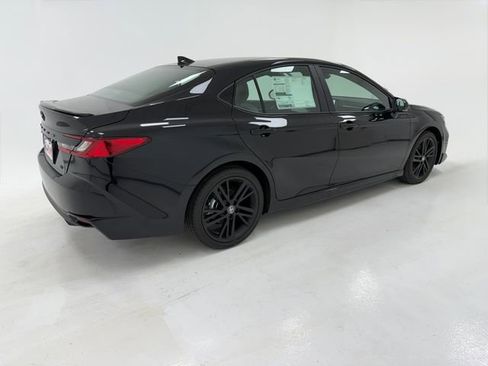 New 2026 Toyota Camry Hybrid w/ Multimedia Upgrade Package FWD image 41