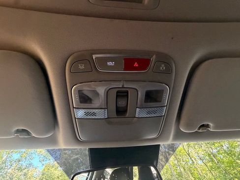 Used 2024 Kia Telluride EX w/ EX Captain's Chair Package AWD/4WD image 17