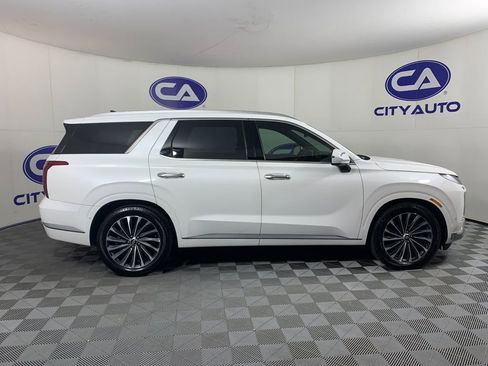 Used 2023 Hyundai Palisade Calligraphy w/ Cargo Package FWD image 2