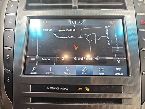 Used 2020 Lincoln MKZ Reserve AWD/4WD image 28